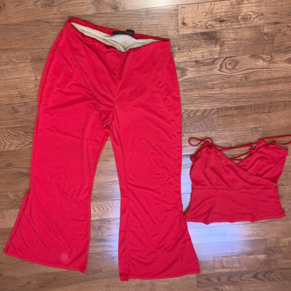 Red Newport News Shape FX Pant set, Size Small
